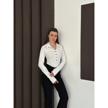 Düğme Detaylı Parmak Geçmeli Bluz Beyaz
