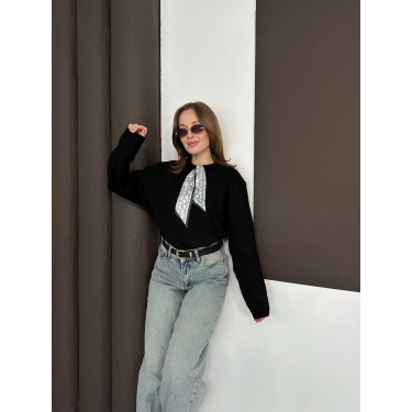 Fular Detaylı Triko Kazak Siyah