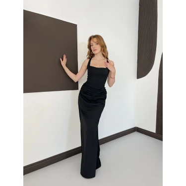 Korse Detaylı Kare Yaka Drapeli Elbise Siyah