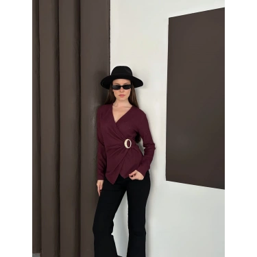 Kruvaze Yaka Aksesuar Detaylı Simli Bluz Mürdüm