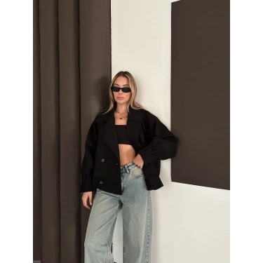Kruvaze Yaka Kısa Büzgü Detaylı Kaşe Ceket Siyah