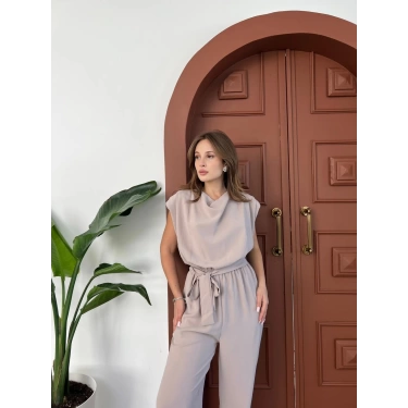 Omuz Vatkalı Bel Kuşaklı Premium Tulum Bej
