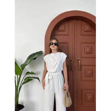 Omuz Vatkalı Bel Kuşaklı Premium Tulum Beyaz