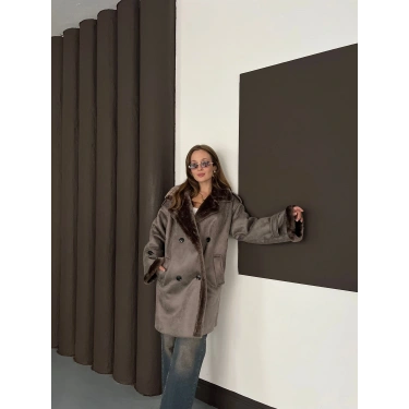 Peluş Detaylı Uzun Lamine Kaban Kahve