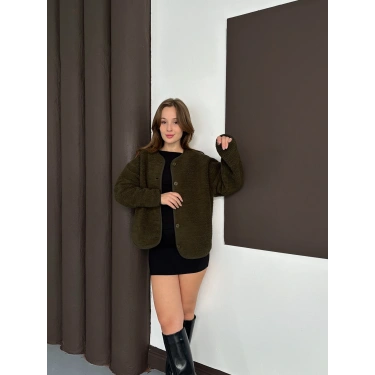 Peluş Düğme Detaylı İçi Astarlı Cepli Ceket Yeşil