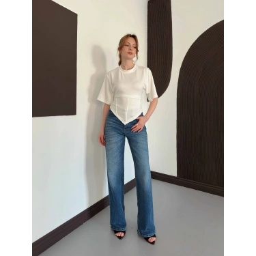 Sırt Pencere Detaylı Model Korseli Tişört Beyaz