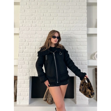 Yaka Kemer Detaylı Lamine Ceket Siyah