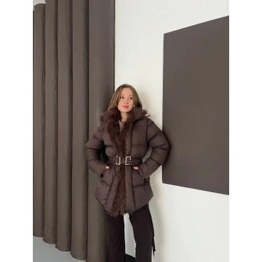 Yaka Peluşlu Kemer Detaylı Şişme Mont Kahve