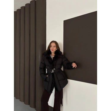 Yaka Peluşlu Kemer Detaylı Şişme Mont Siyah