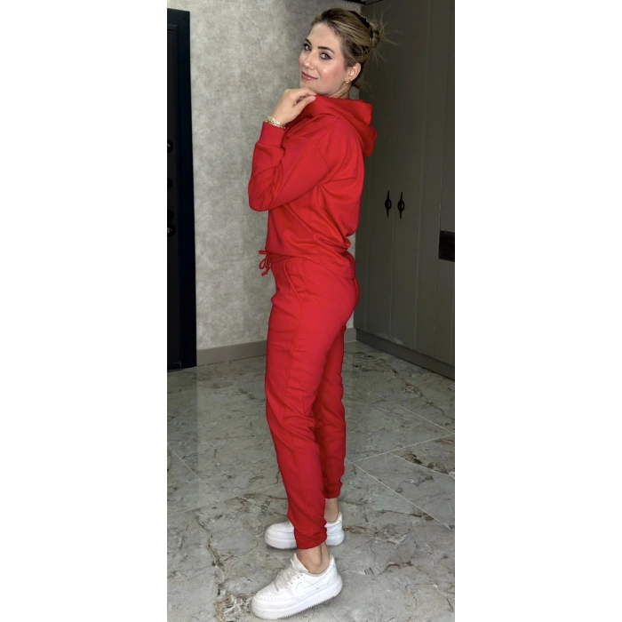 KIRMIZI KAPŞONLU DÜZ TAKIM