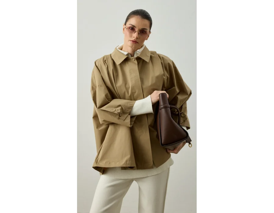 Çıkarılabilir Kürk Yaka Detaylı Kısa Trençkot