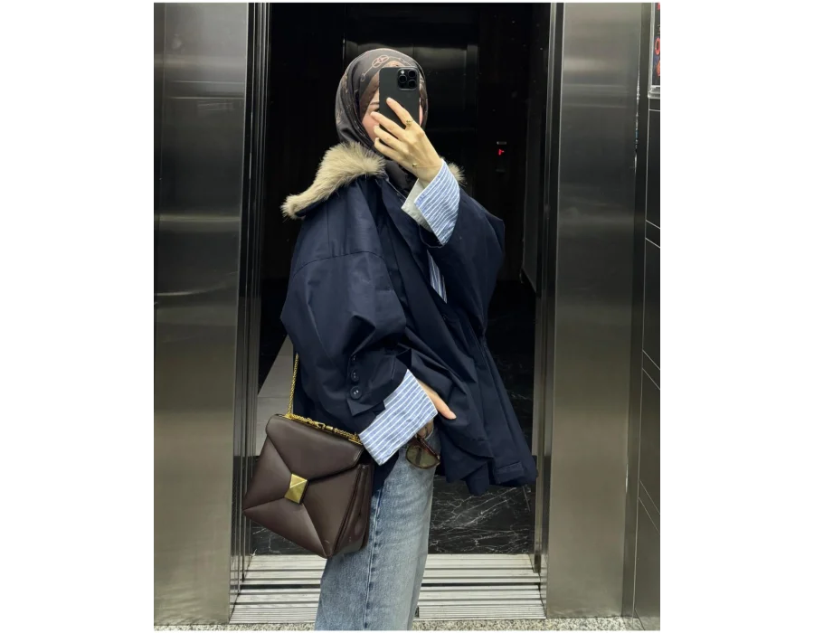 Çıkarılabilir Kürk Yaka Detaylı Kısa Trençkot - Lacivert