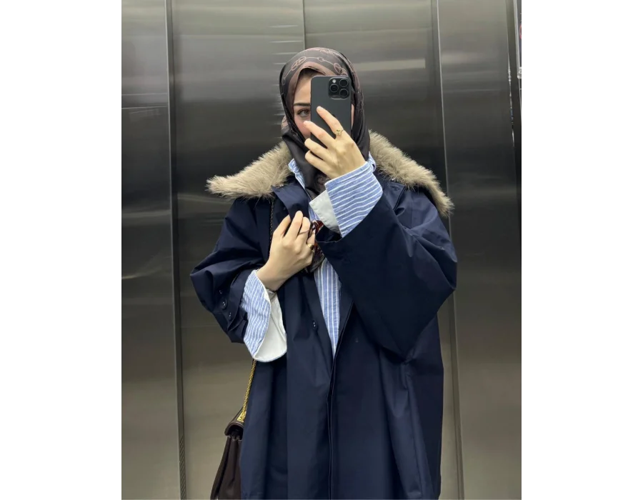 Çıkarılabilir Kürk Yaka Detaylı Kısa Trençkot - Lacivert