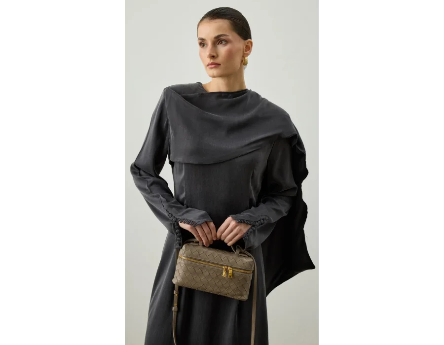 Omzu Şal Detaylı Cupro Elbise Antrasit