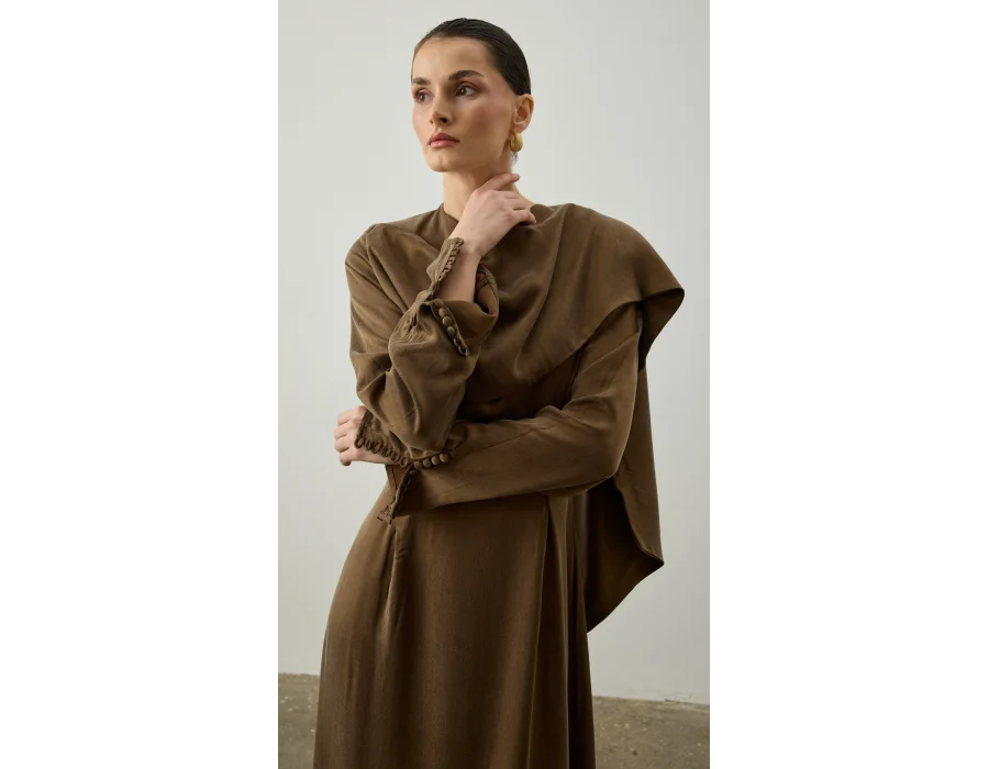 Omzu Şal Detaylı Cupro Elbise Haki
