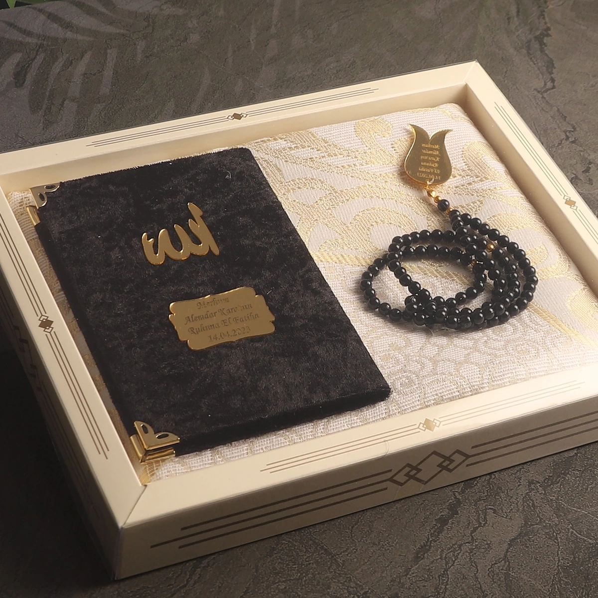 64 Sayfa Siyah Kadife Yasin + İnci Tesbih + Kutulu Seccade