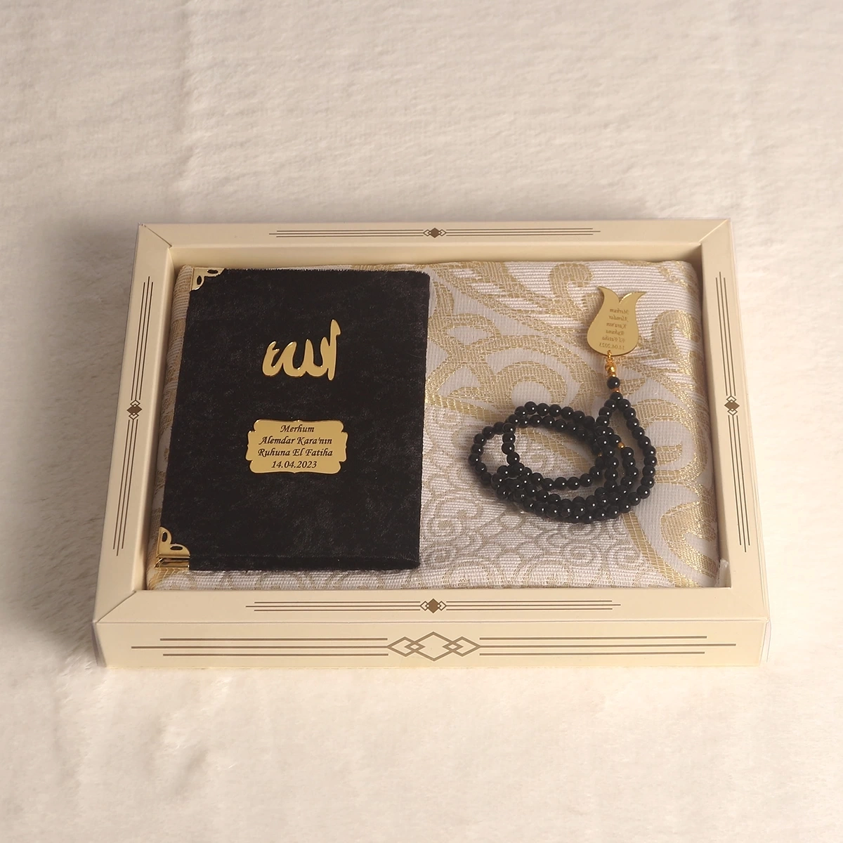 64 Sayfa Siyah Kadife Yasin + İnci Tesbih + Kutulu Seccade