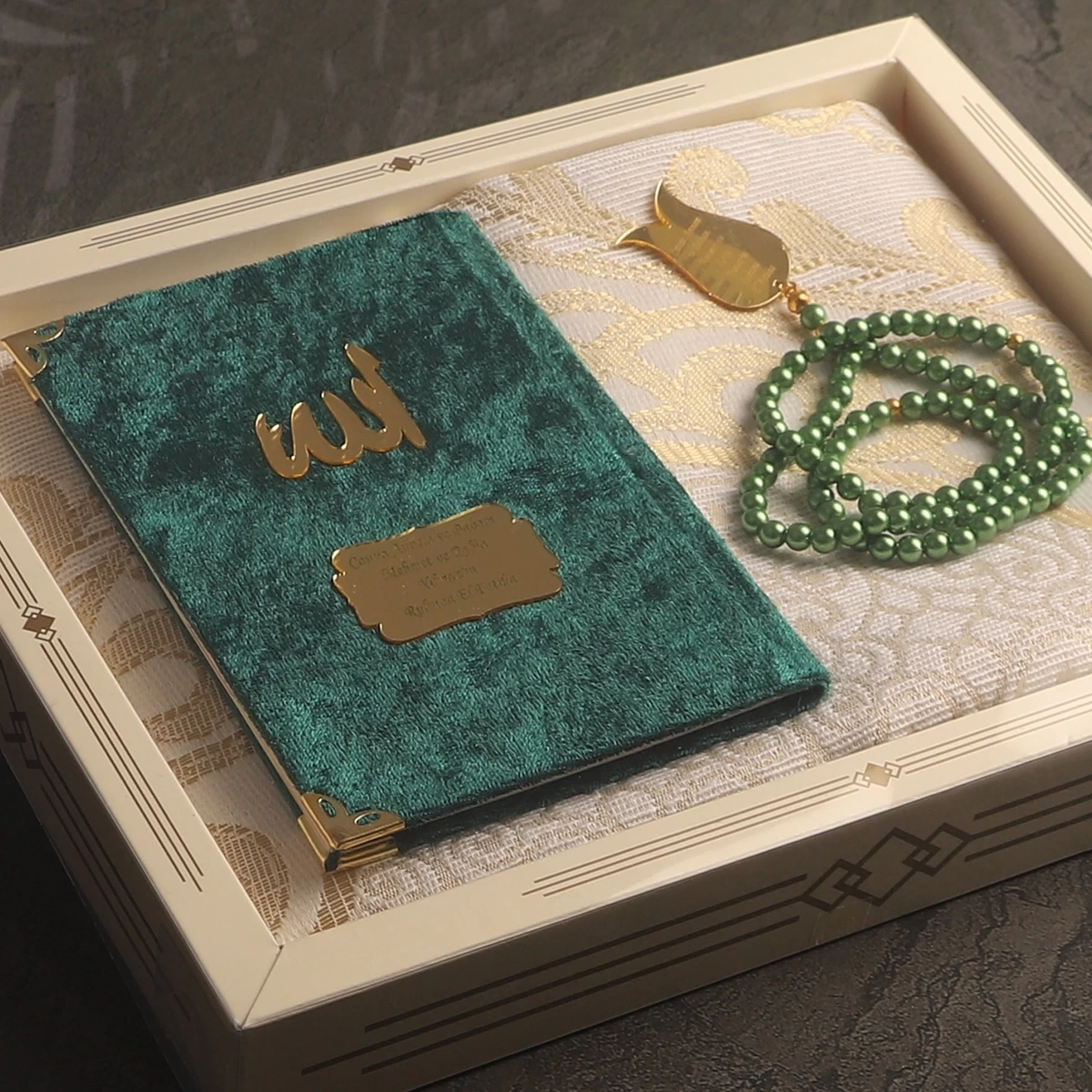 64 Sayfa Zümrüt Kadife Yasin + İnci Tesbih + Kutulu Seccade