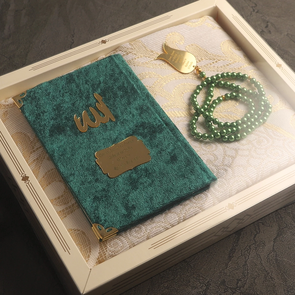 64 Sayfa Zümrüt Kadife Yasin + İnci Tesbih + Kutulu Seccade