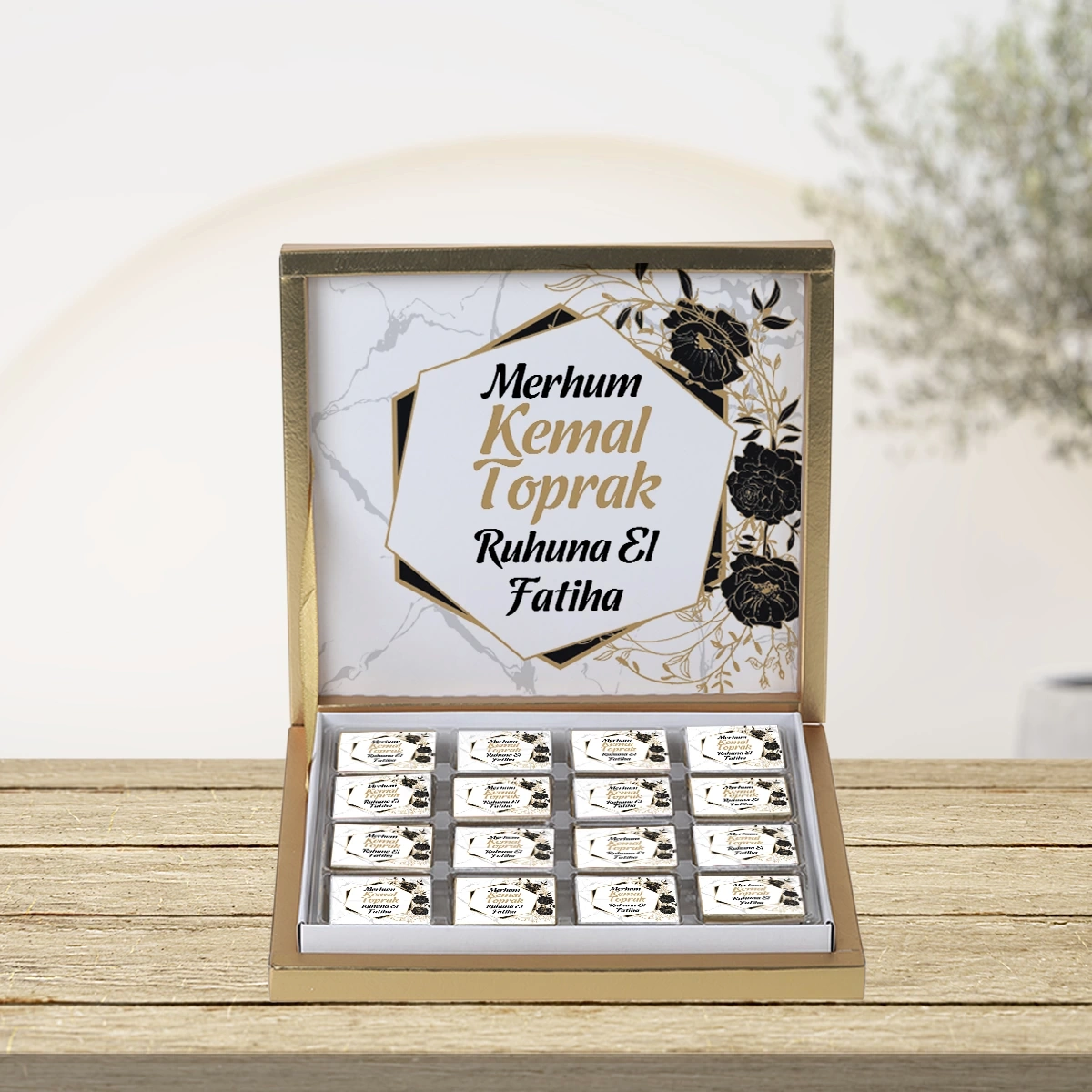 64 Sayfa Altıgen Siyah 48li Gold Kutu Çikolata