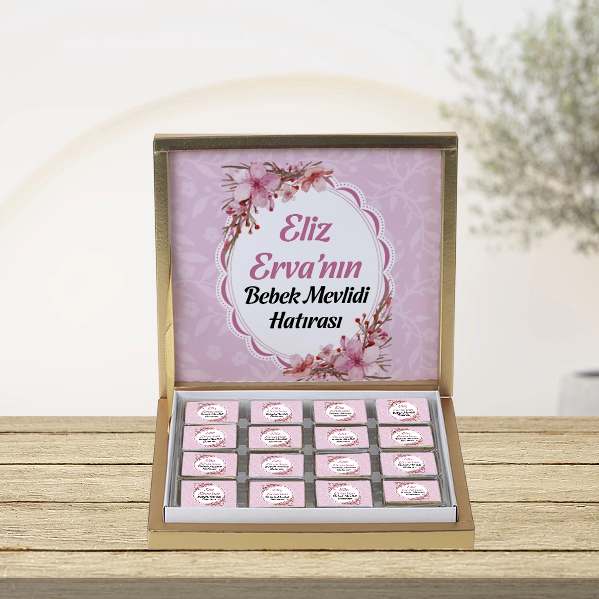64 Sayfa Çiçek Pembe 48li Gold Kutu Çikolata
