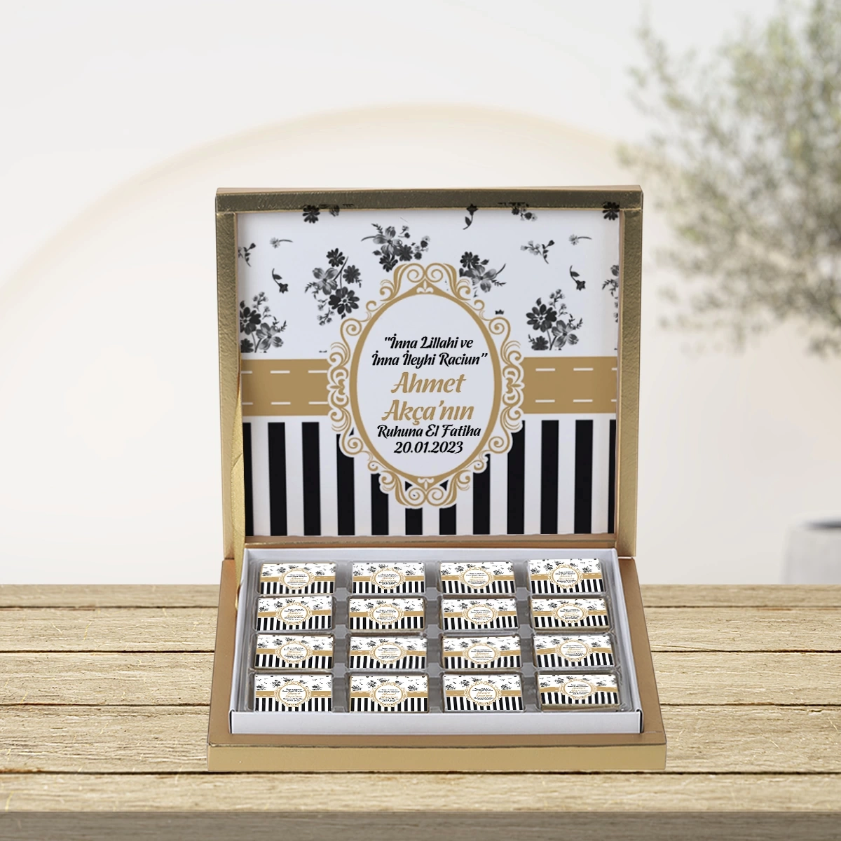 64 Sayfa Çizgi Siyah 48li Gold Kutu Çikolata