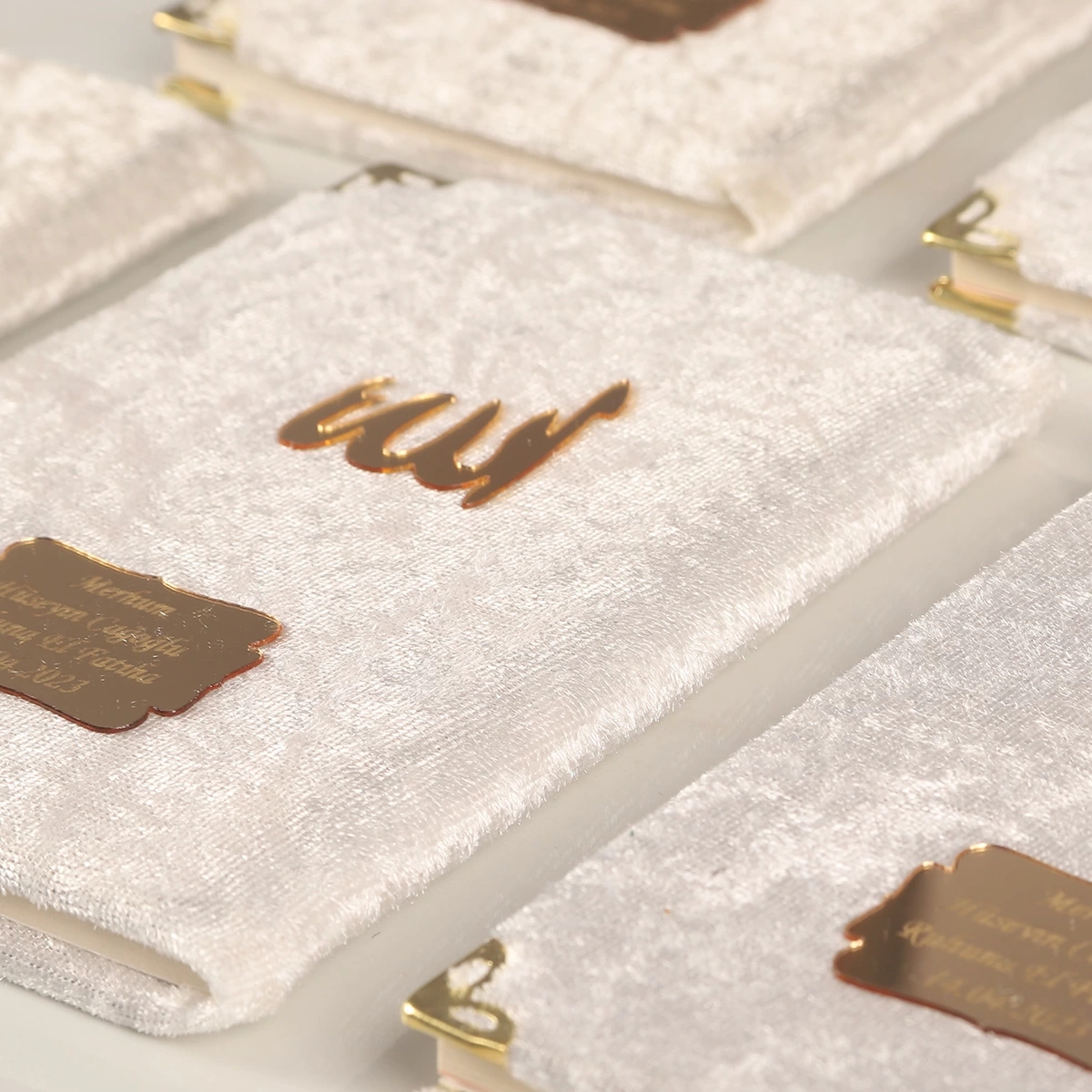 64 Sayfa Krem Kese ve İnci Tesbihli Kadife Yasin