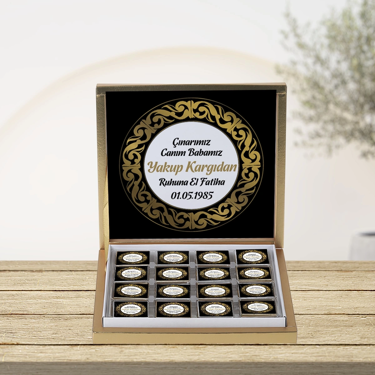 64 Sayfa Yaldız Kabe 48li Gold Kutu Çikolata