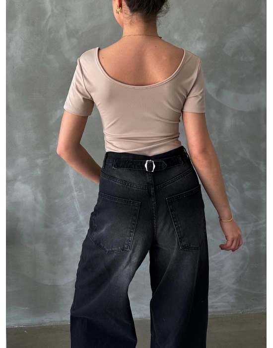 Dekolteli Kısa Kollu Bodysuit