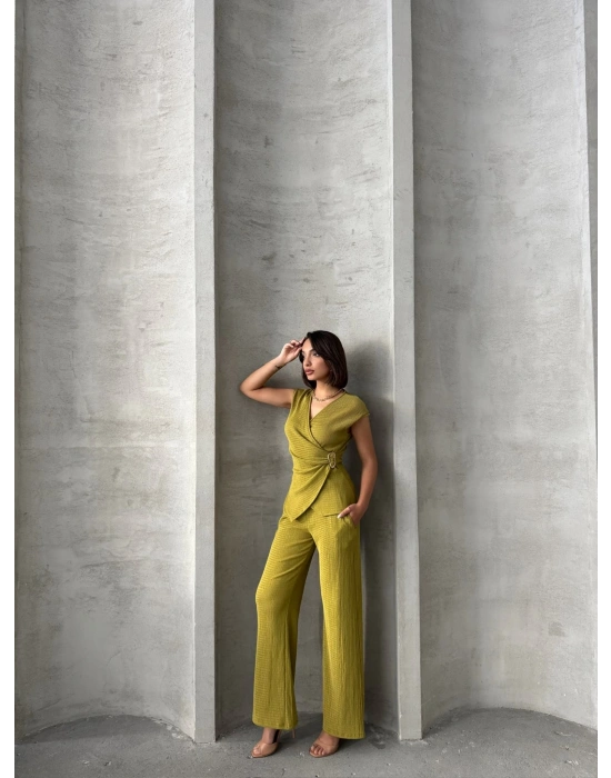 Kruvaze Beli Tokalı Takım-yağ yeşili