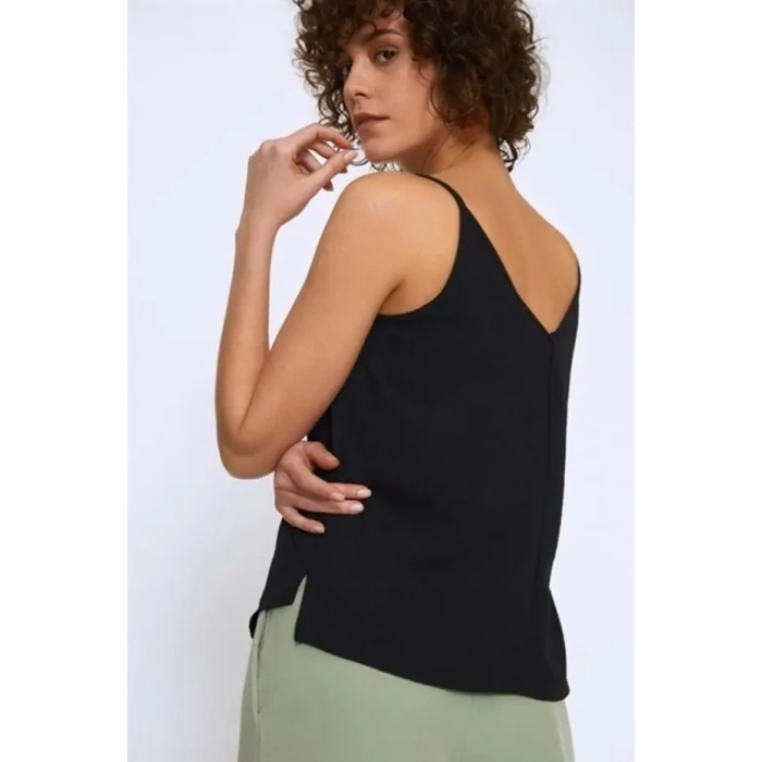 QUZU 20Y22303 ASKILI BLUZ SİYAH