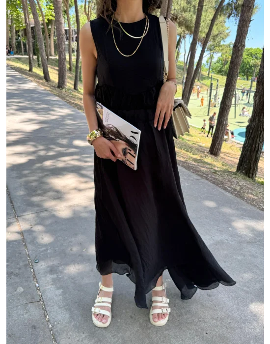 Asimetrik Kesim Etekli Takım Siyah