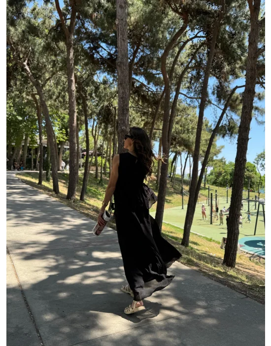 Asimetrik Kesim Etekli Takım Siyah