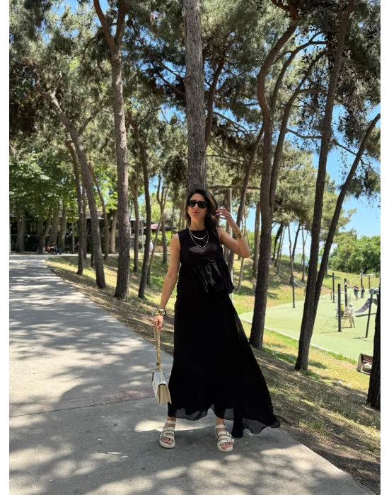 Asimetrik Kesim Etekli Takım Siyah