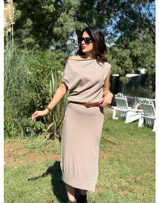 ASİMETRİK YAKA YÜNLU KEMERLİ TRIKO ELBİSE