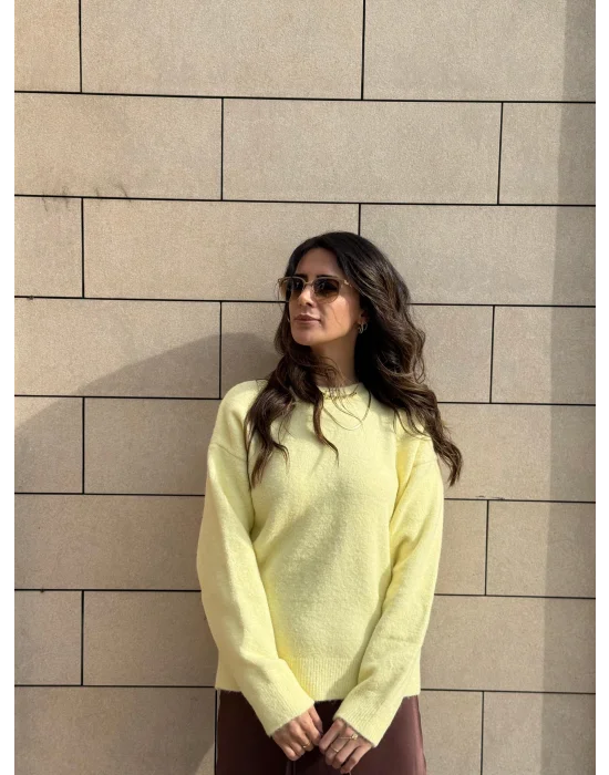 BİSİKLET YAKA YUMUŞAK DOKULU TRİKO KAZAK