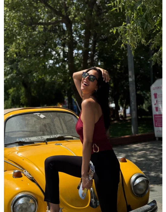 Bordo Asimetrik Yaka Tek Omuz Beli Metal Aksesuarlı Drapeli Bluz