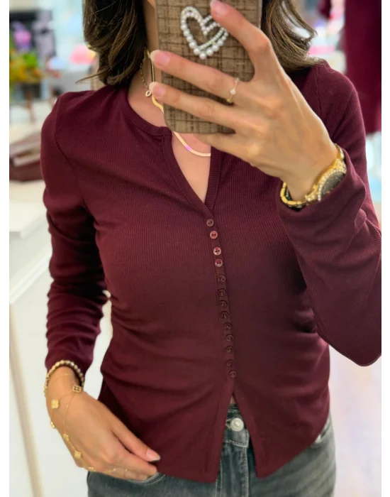 DÜĞME DETAYLI BÜZGÜLÜ TOP