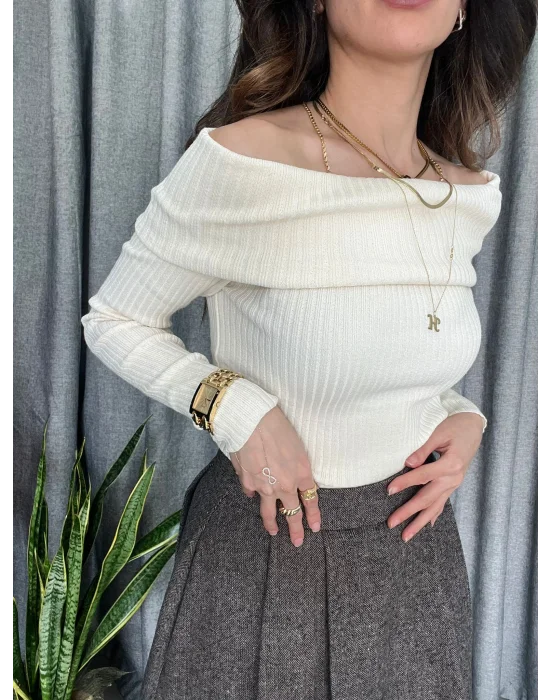 Krem Şal Yaka Triko Kazak