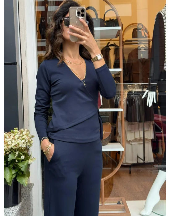 KRUVAZE YAKA YANDAN BAĞLAMALI EŞOFMAN TAKIMI