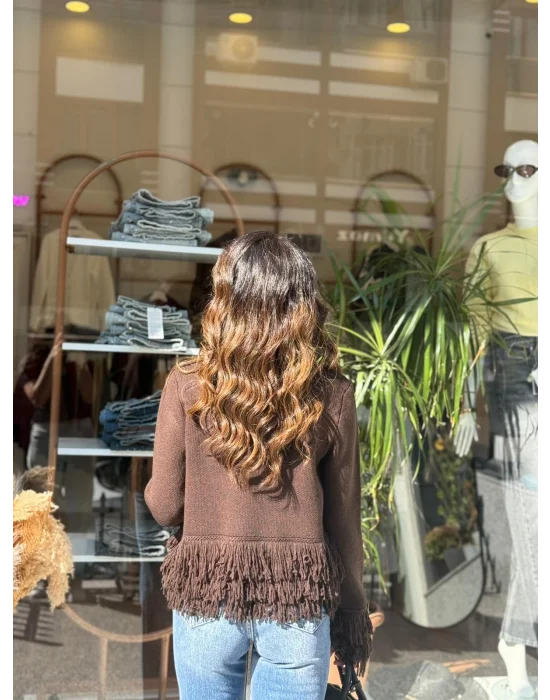 PÜSKÜLLÜ DÜĞMELİ HIRKA