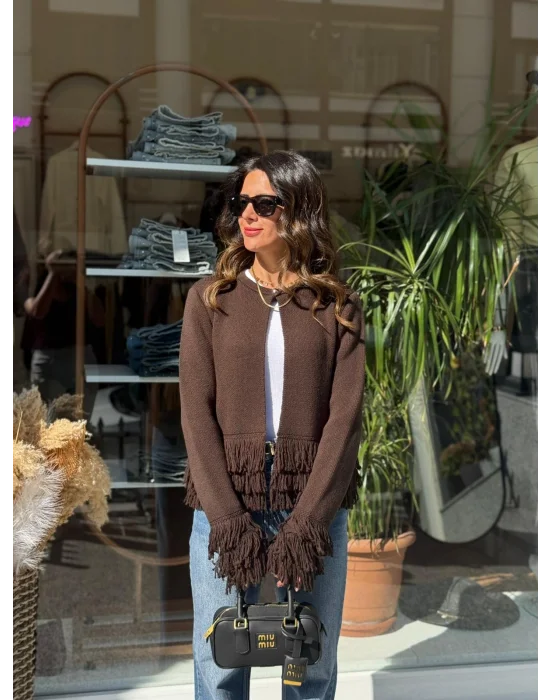 PÜSKÜLLÜ DÜĞMELİ HIRKA