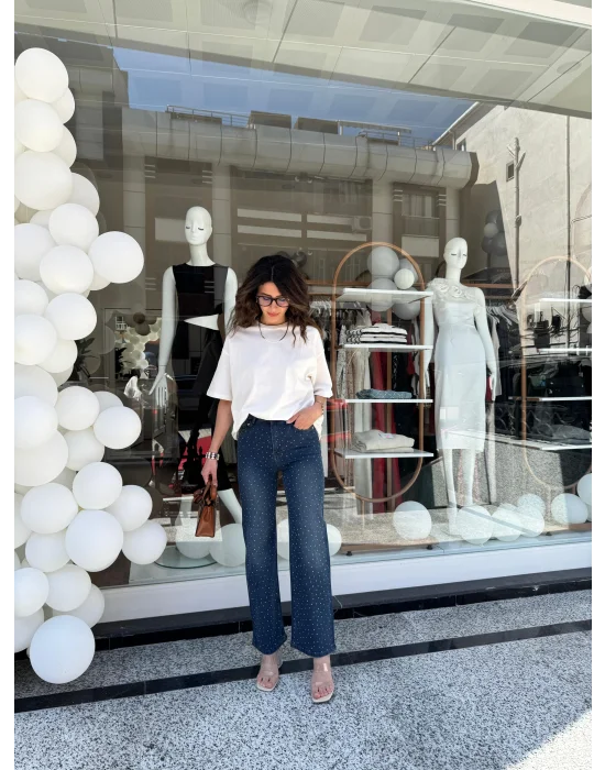 Taş Detay Bol Paça Tasarım Jean