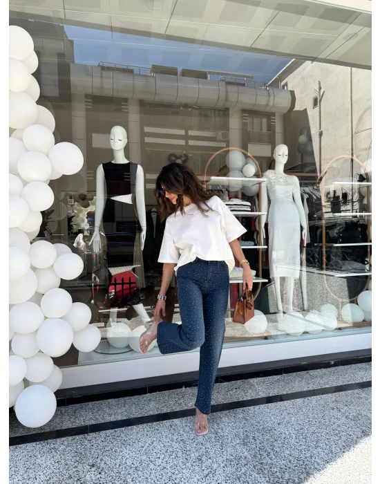 Taş Detay Bol Paça Tasarım Jean