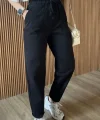 Beli lastikli Siyah Mom Jean ( bir beden büyük alınmalı )