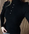 Dik yaka taşlı siyah bluz