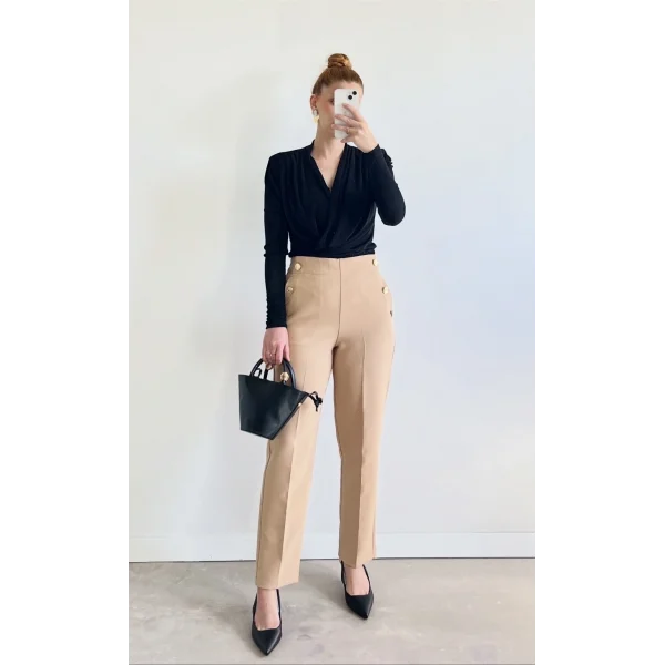 Gold Düğmeli Camel Kumaş Pantolon