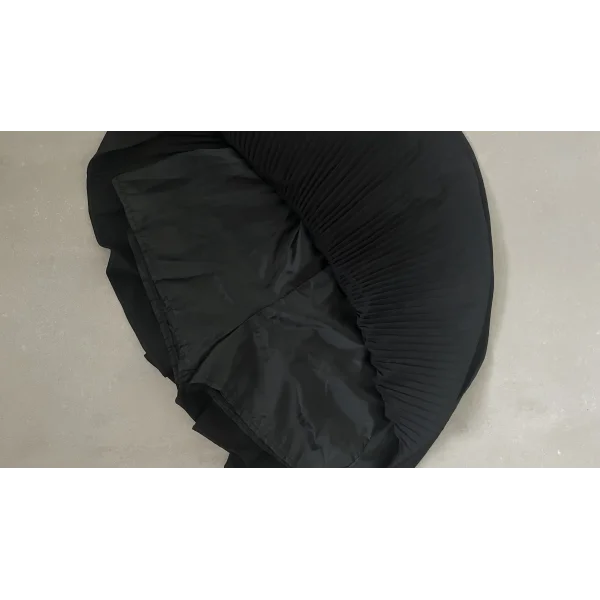 Quzu Pileli Siyah Etek (İçi astarlı şortlu)