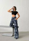 Mavi Yıkamalı Desenli Wide Leg Jean Pantolon