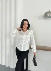 Beyaz Kol Ucu Bağlama Detaylı Saten Gömlek